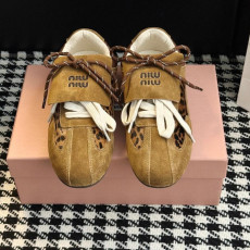 미우미우 스니커즈
