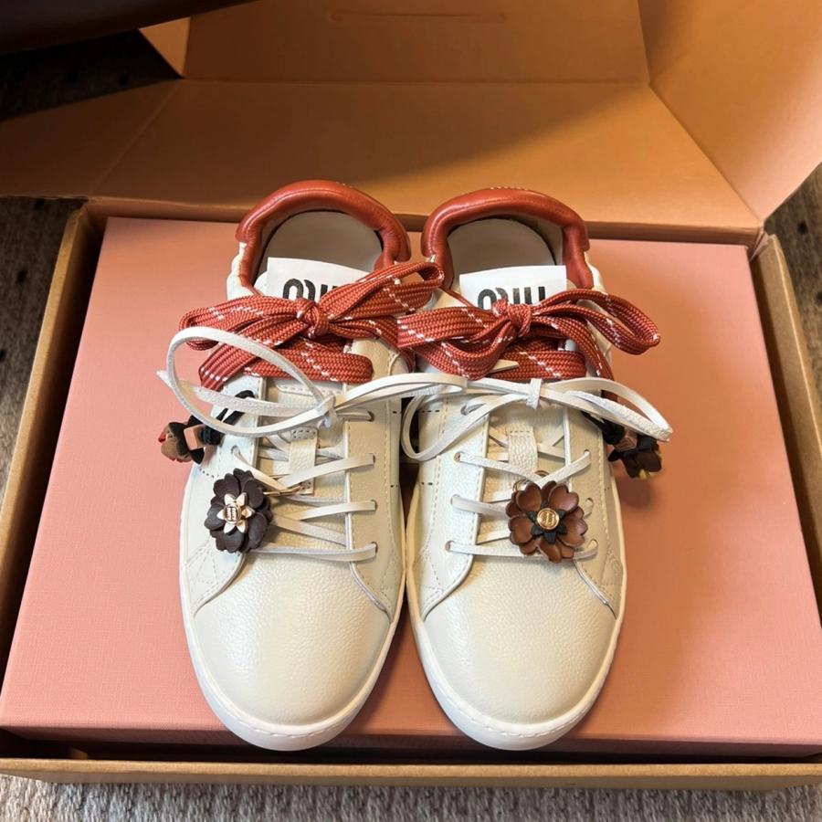 미우미우 2025 신상 스니커즈