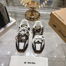 미우미우 X 뉴발란스 530 SL 스니커즈