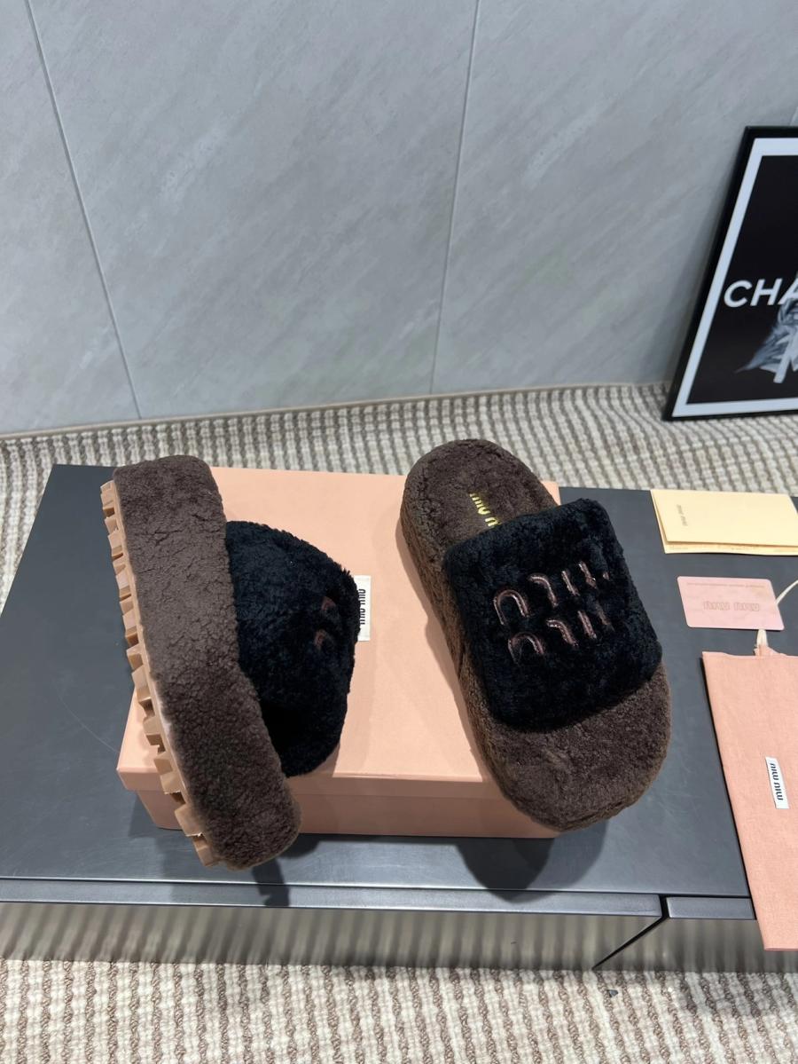 미우미우 시어링 통굽 슬리퍼