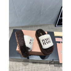 미우미우 시어링 통굽 슬리퍼