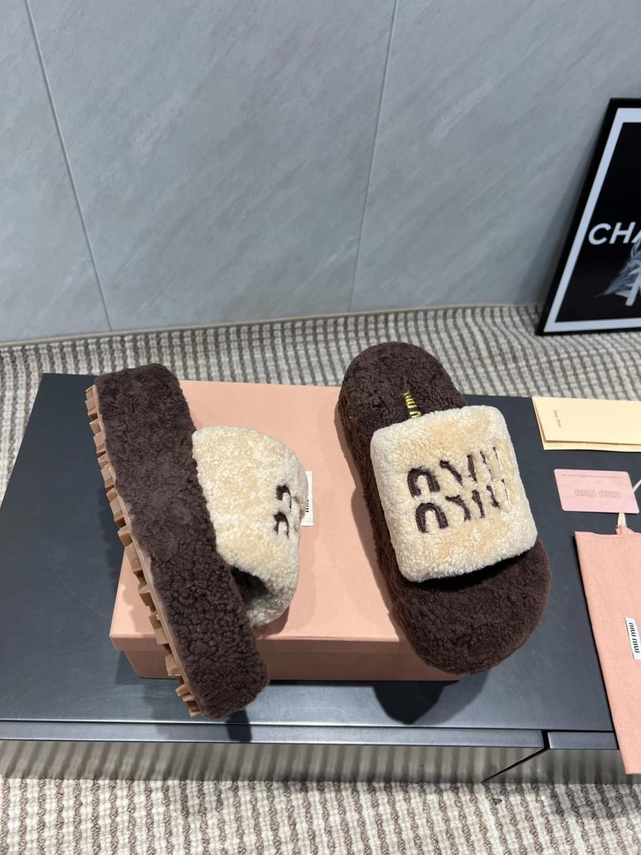 미우미우 시어링 통굽 슬리퍼