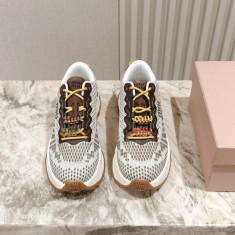 미우미우 2025 스니커즈