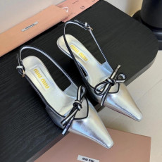 미우미우 리본 미들 펌프스