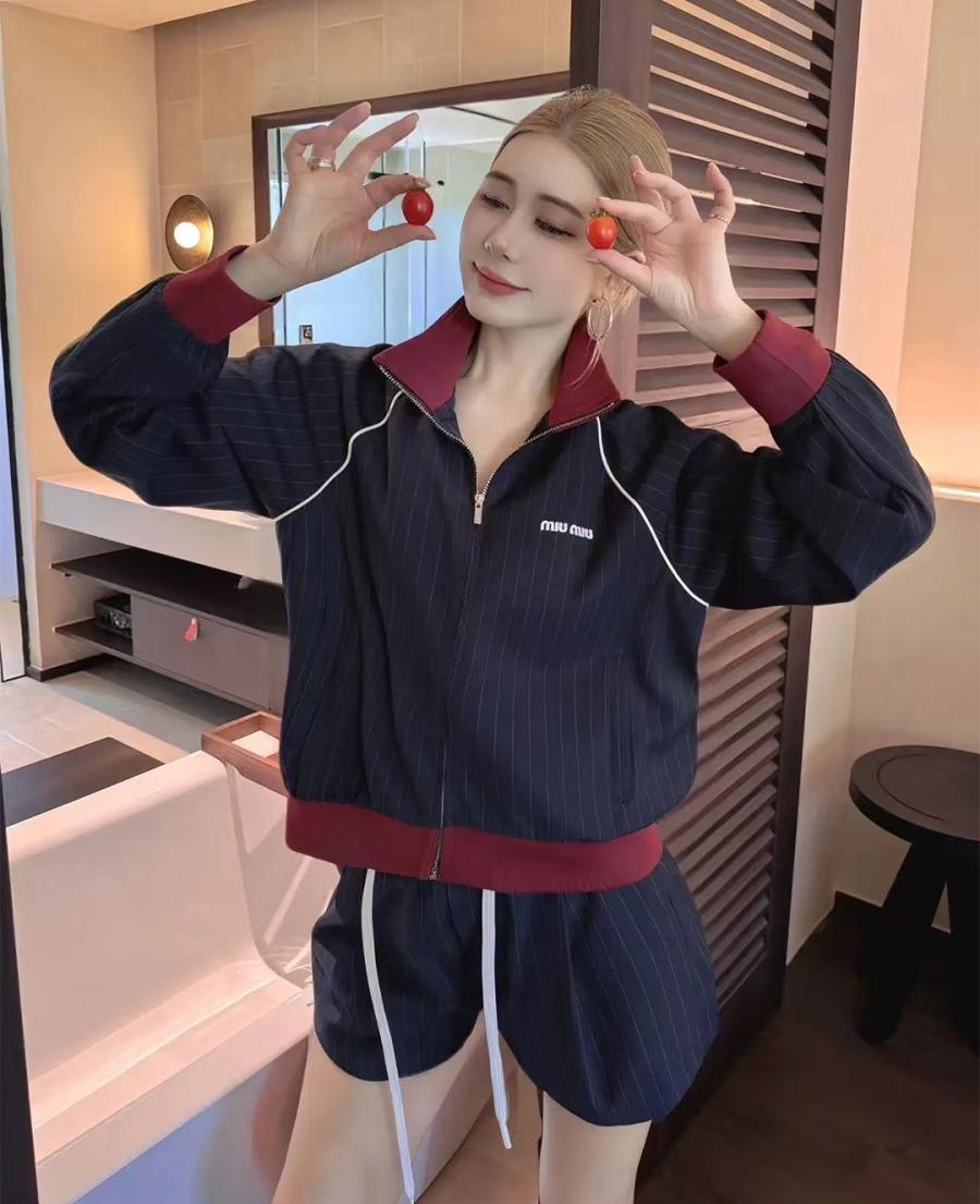미우미우 핀스트라이프 블루종 자켓 & 숏팬츠