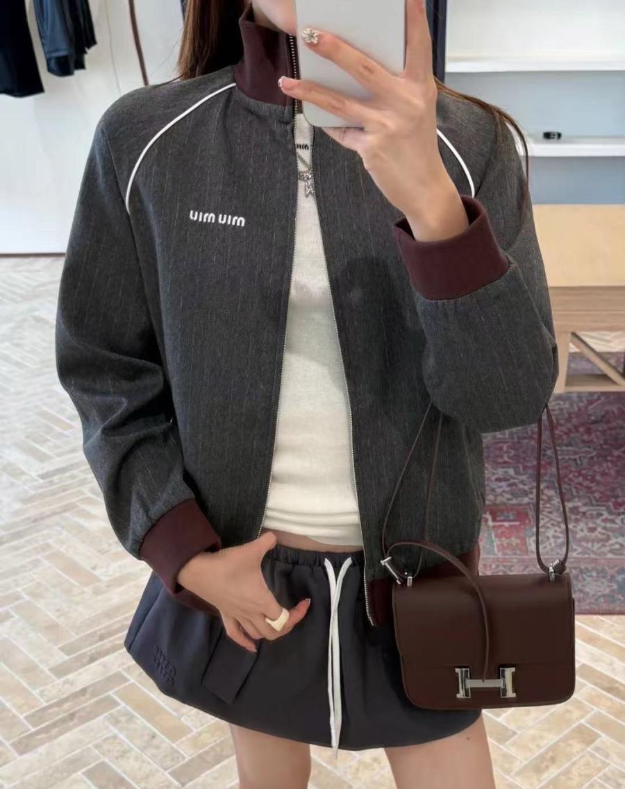 미우미우 우먼 그레이 핀스트라이프 블루종 자켓 & 스커트