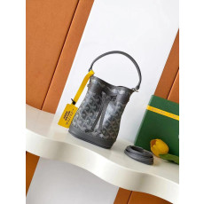 고야드 쁘띠플로 버킷백 미니