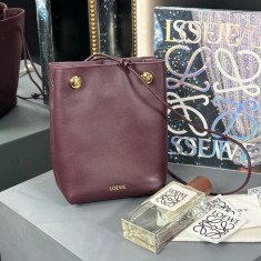 로에베 페블 파우치 스몰