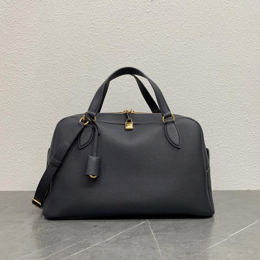 로로피아나 니들백 블랙