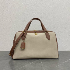 로로피아나 니들백