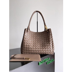 징 보테가베네타 파라슈트 라지