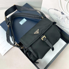 프라다 익스플로어 숄더백 1BD394