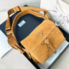 프라다 익스플로어 1BD394 스웨이드 숄더백