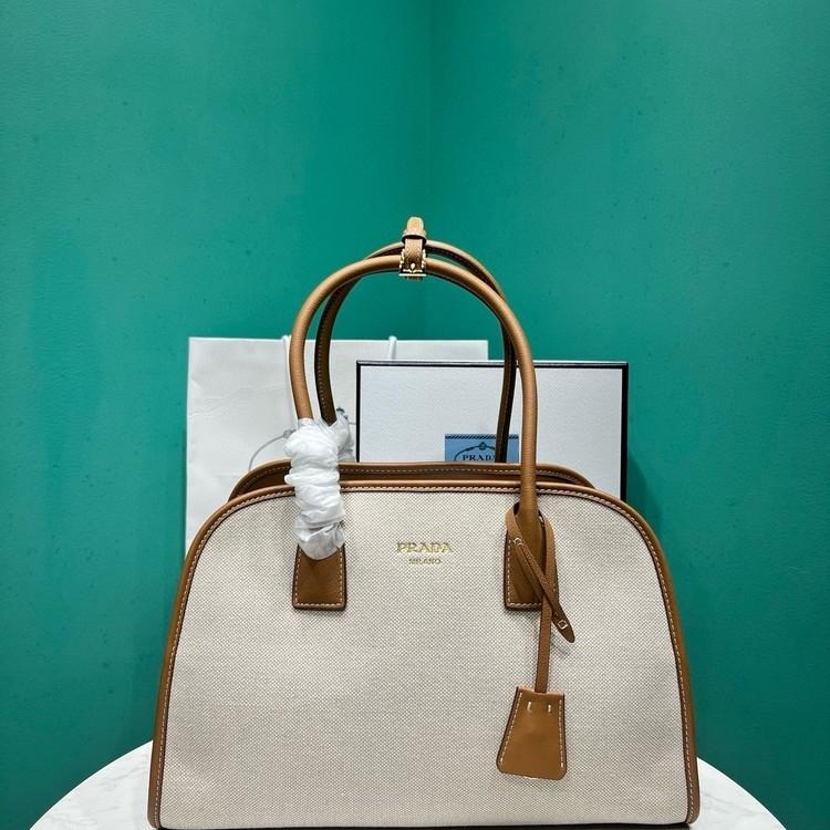 프라다 샌드 캔버스 미디엄 토트백 1BG572