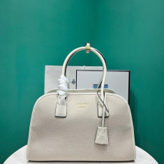 프라다 샌드 캔버스 미디엄 토트백 1BG572