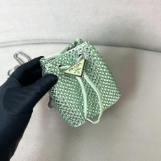 프라다 새틴 크리스탈 미니 파우치 1NR016