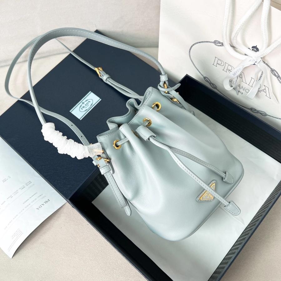 프라다 가죽 버킷백 1BE067