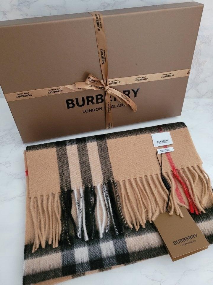 버버리 캐시미어 머플러 풀박스 (국내배송)