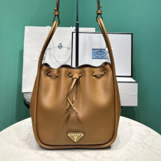 프라다 달링 버킷백