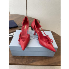 프라다 26SS 사이드 오픈 펌프스 8cm