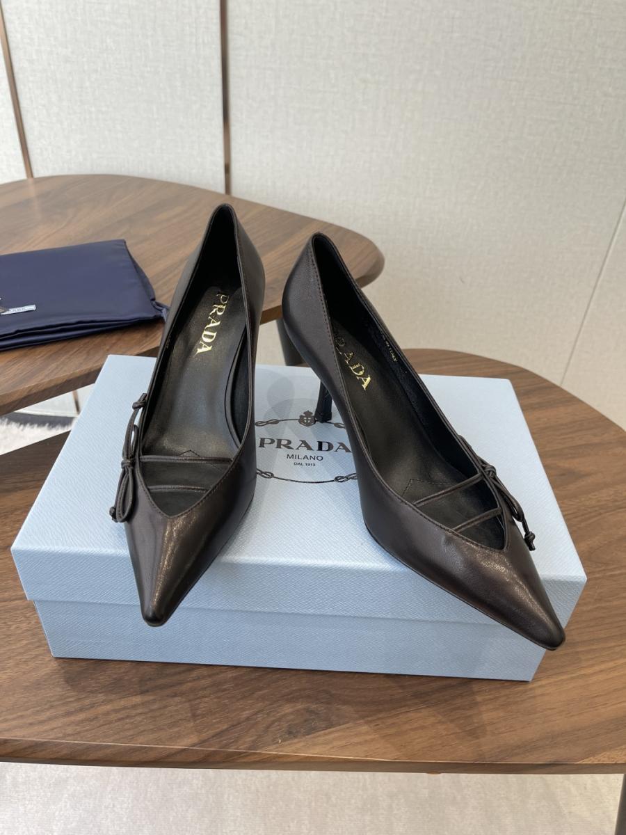 프라다 26SS 펌프스 하이힐 8cm