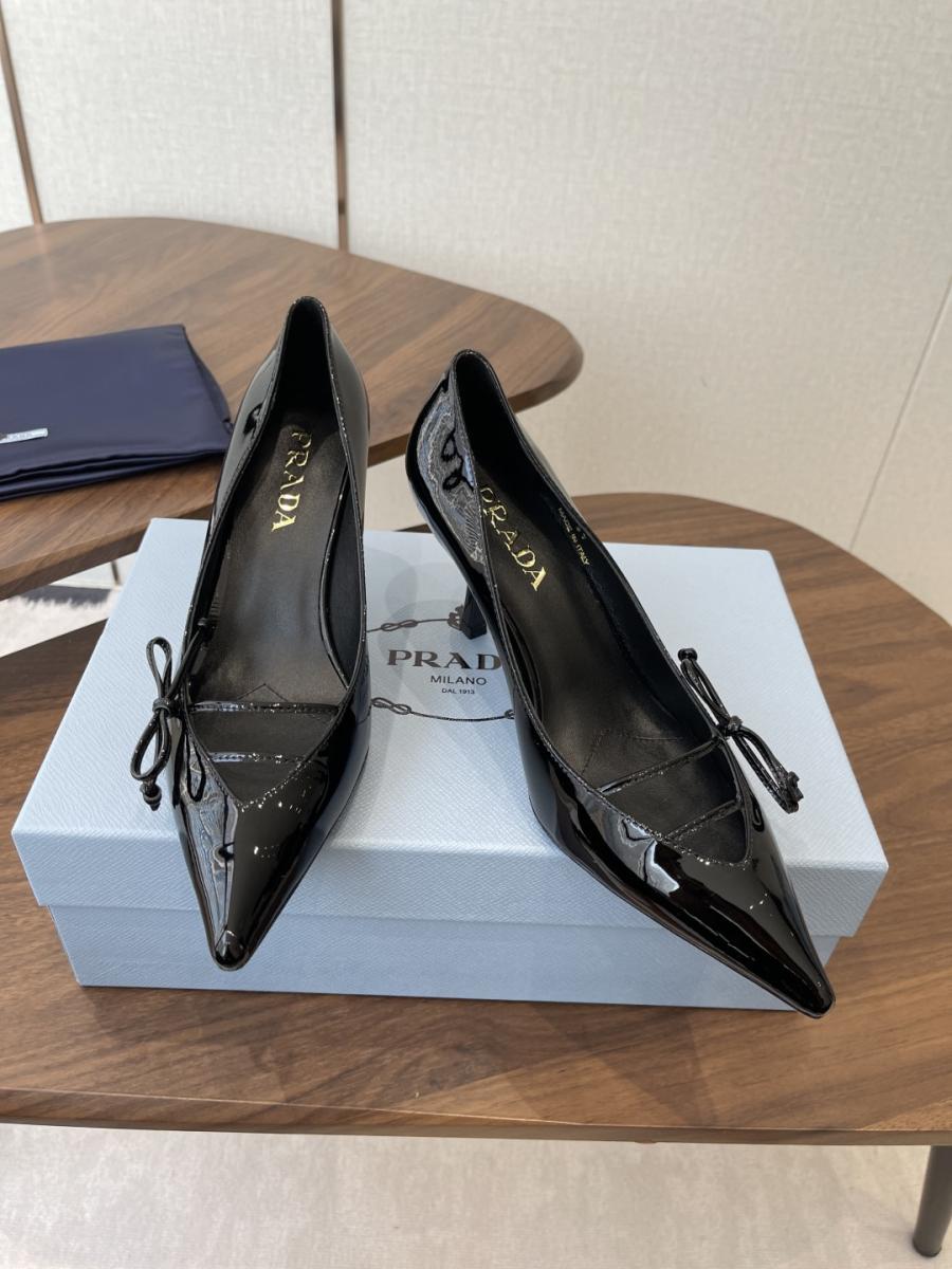프라다 26SS 펌프스 하이힐 8cm