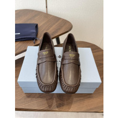 프라다 25SS 가죽 로퍼