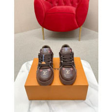 루이비통 트레이너 스니커즈