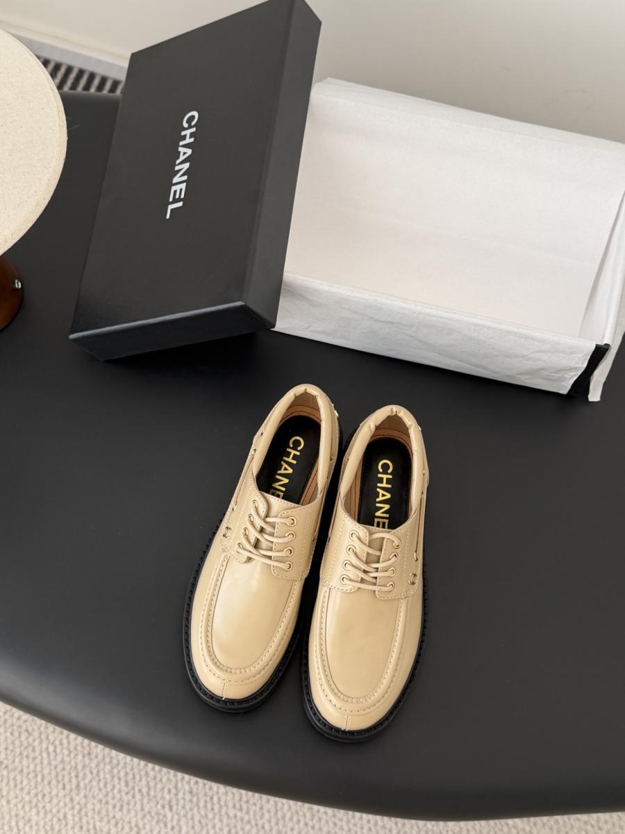 샤넬 26C 신상 레이스업 로퍼