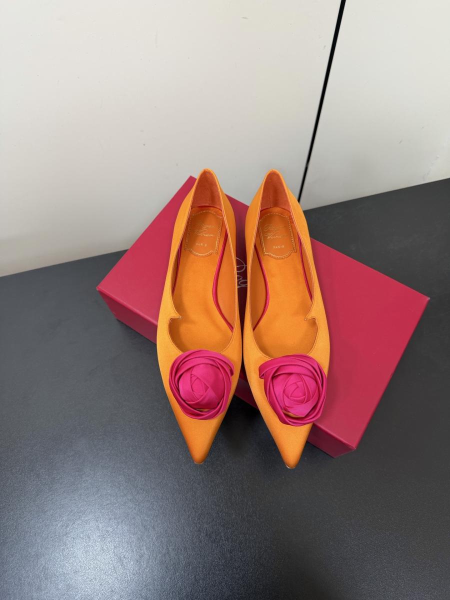 로저비비에 26SS 로즈 플랫슈즈