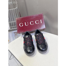 구찌 26SS 남성 스니커즈