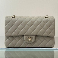 샤넬 클래식 미듐 25cm 램스킨