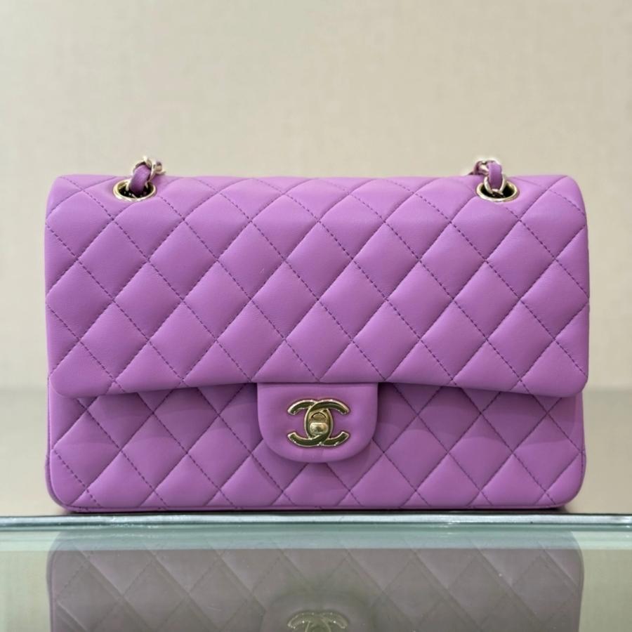 샤넬 클래식 미듐 25cm 램스킨