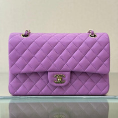 샤넬 클래식 미듐 25cm 램스킨