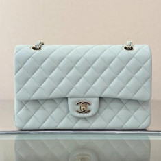 샤넬 클래식 미듐 25cm 램스킨