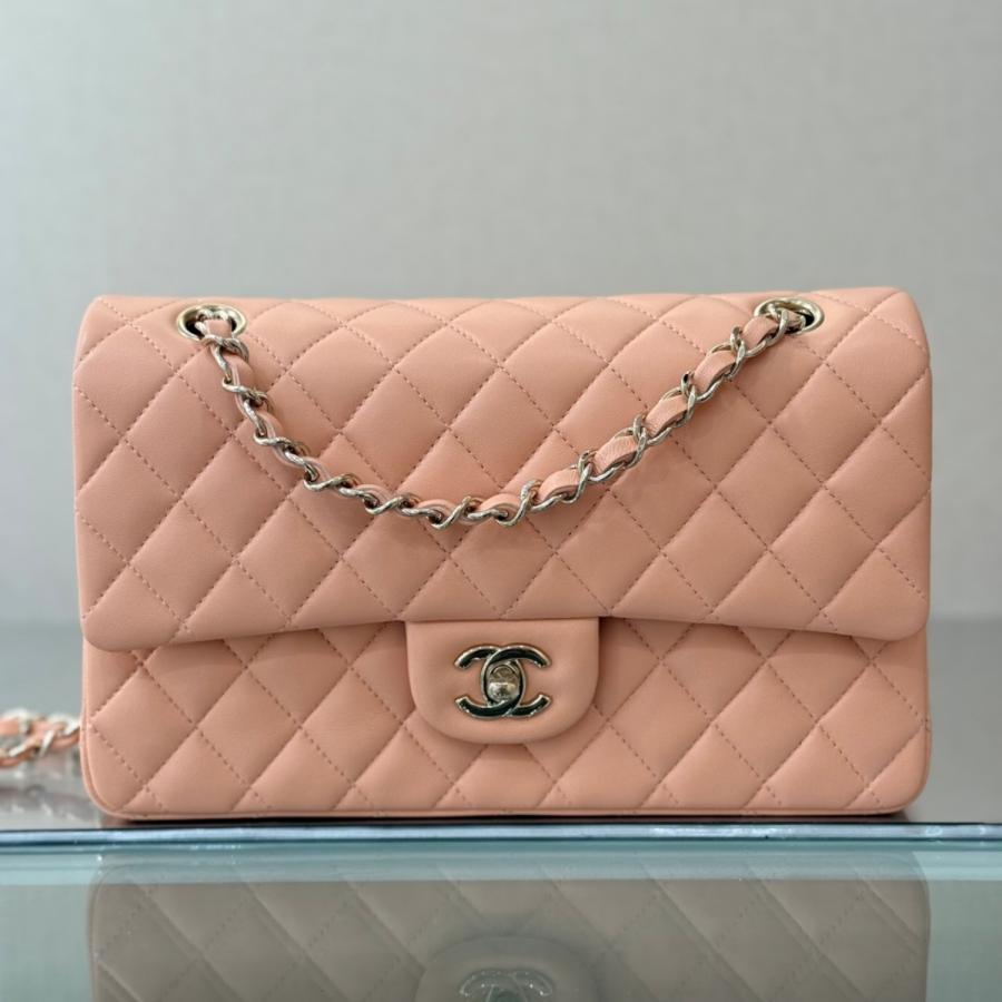 샤넬 클래식 미듐 25cm 램스킨