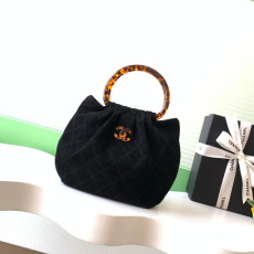 샤넬 26C 스웨이드 호보백 스몰 AS6022