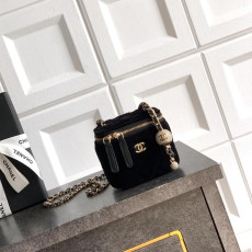 샤넬 25B 크리스탈볼 벨벳 베니티 미니 AS1447