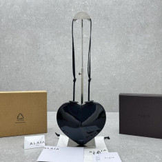 알라이아 하트 페이던트 숄더백