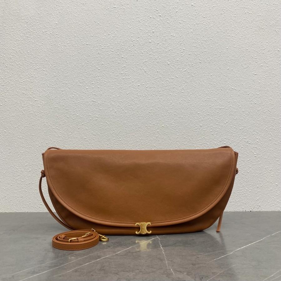 셀린느 소프트 트리오페 하프문 124142