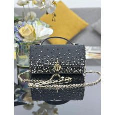 디올 MISS DIOR 탑 핸들백