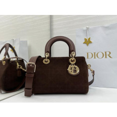 디올 스웨이드 토트백 조나단 앤더슨