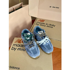 미우미우 X 뉴발란스 530 스니커즈