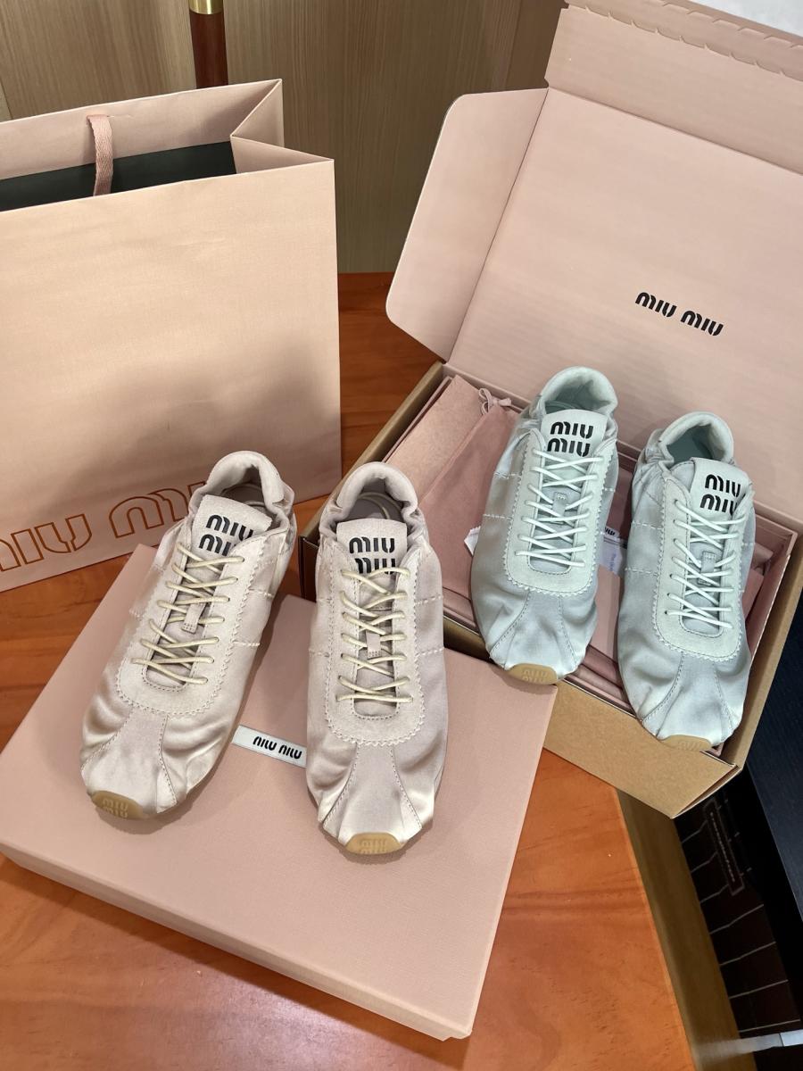 미우미우 플룸 새틴 스니커즈 2컬러