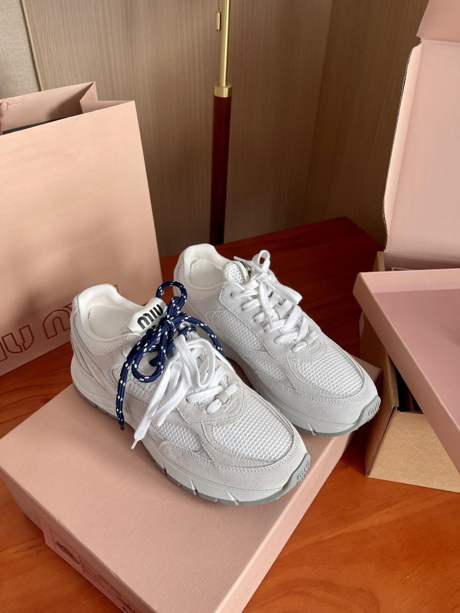 미우미우 스니커즈