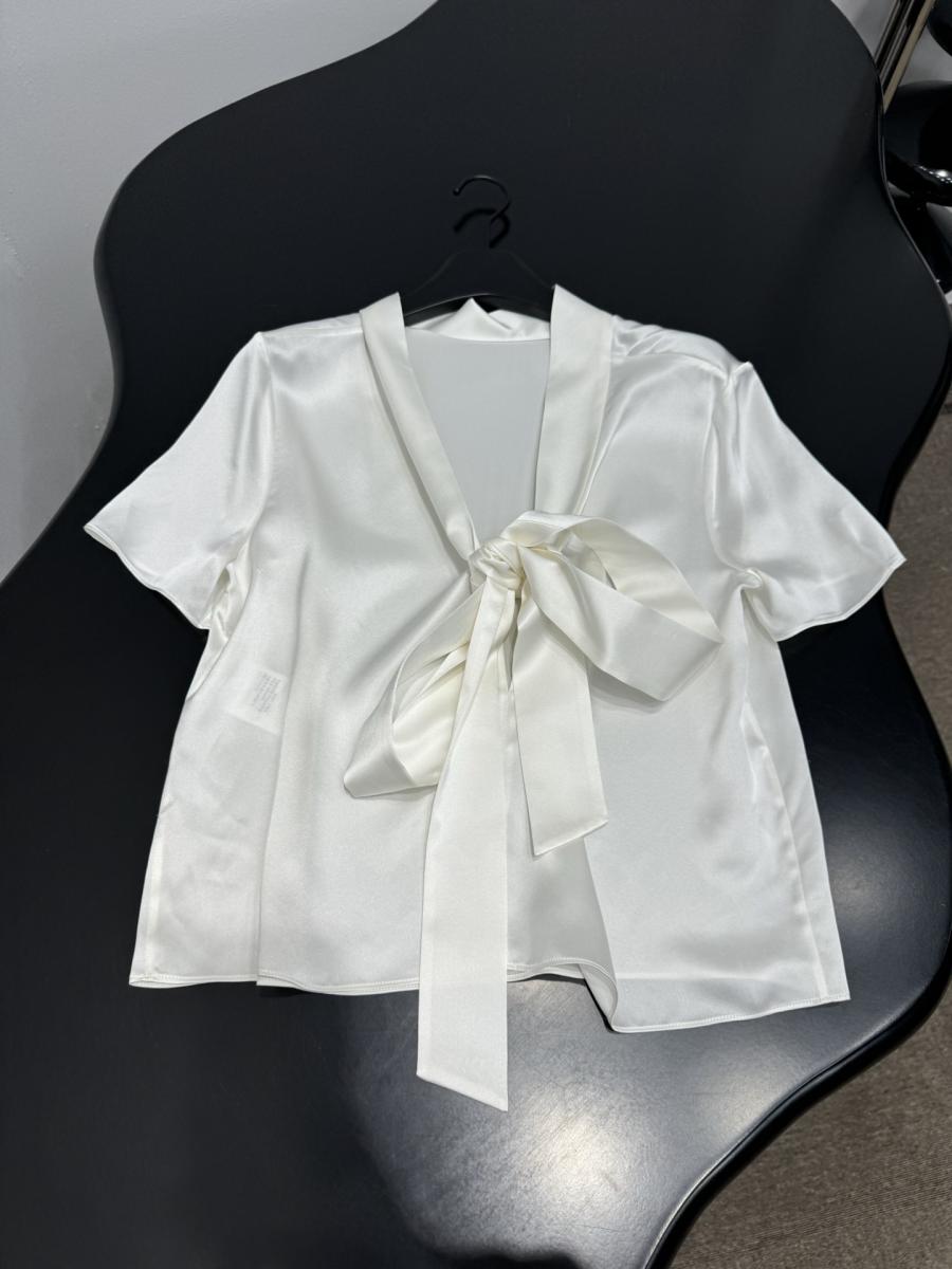 디올 새틴 반팔 블라우스 2컬러