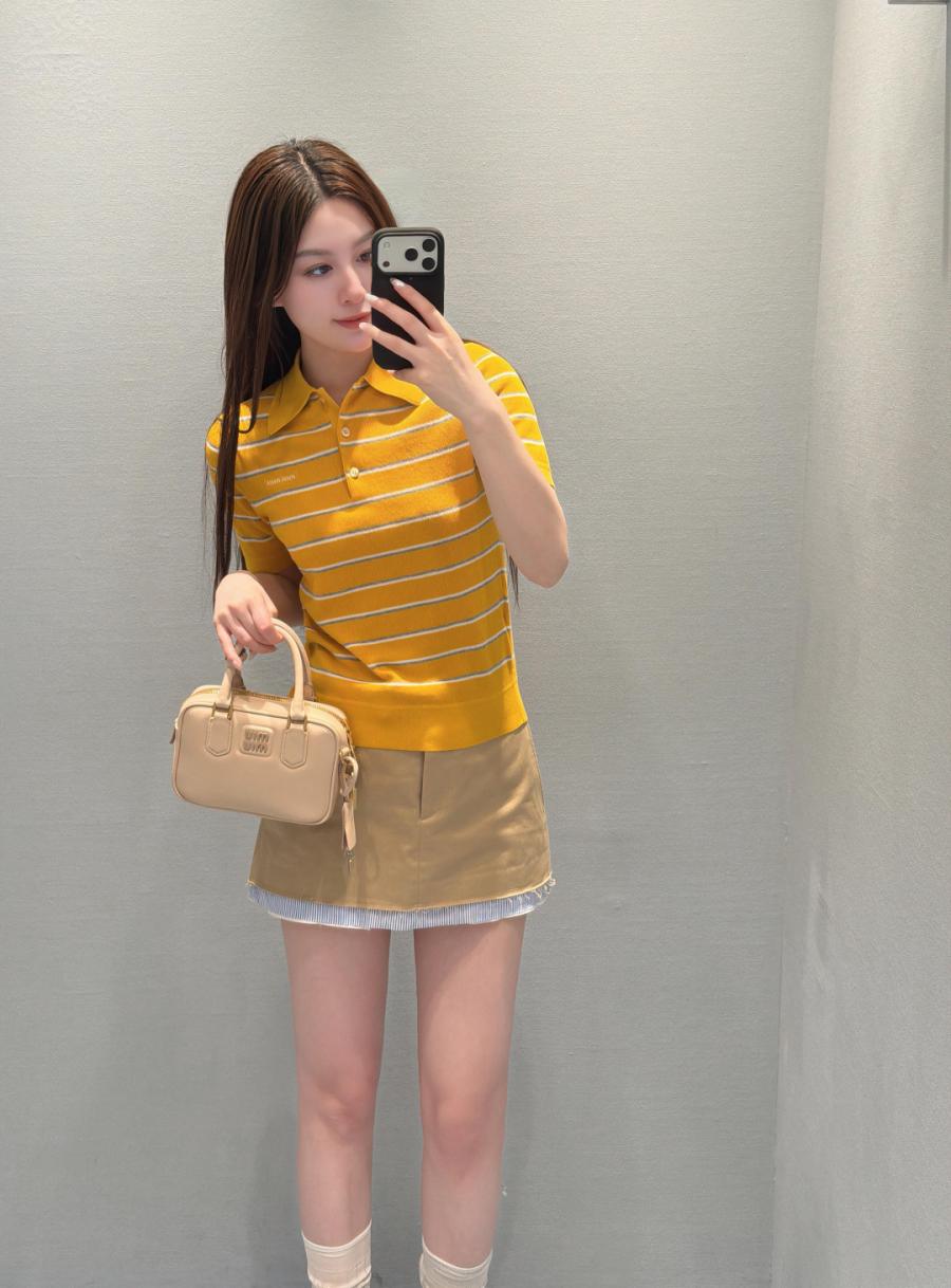 미우미우 폴로 티셔츠