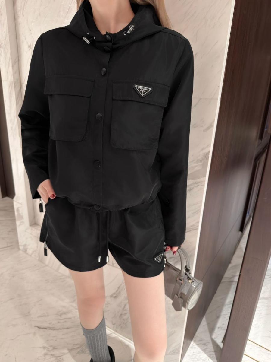 프라다 라이트 나일론 셋업