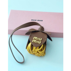 미우미우 꼬냑 가죽 키링 (국내배송)