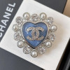 샤넬 블루 하트 브로치